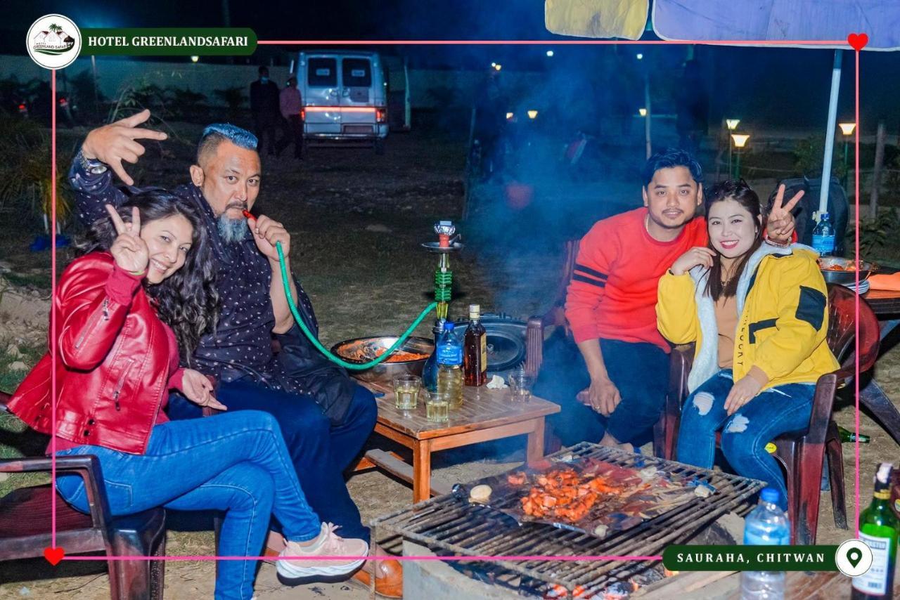 Hotel Greenland Safari Sauraha Exterior foto