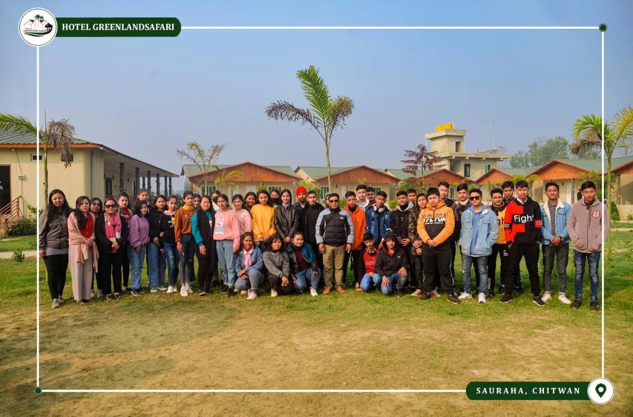 Hotel Greenland Safari Sauraha Exterior foto
